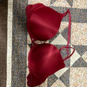 Victoria’s Secret bombshell bra